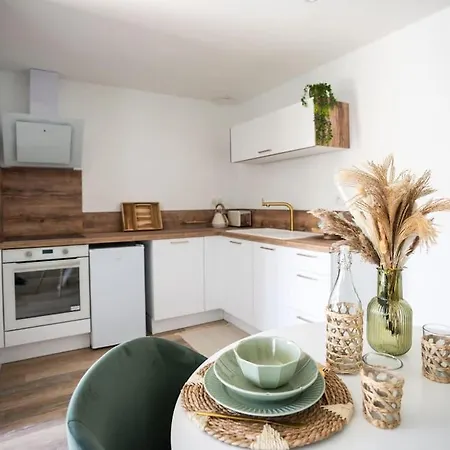 Nuxia Suites&spa L'aboheme Chic Apartment Bagnols-sur-Ceze